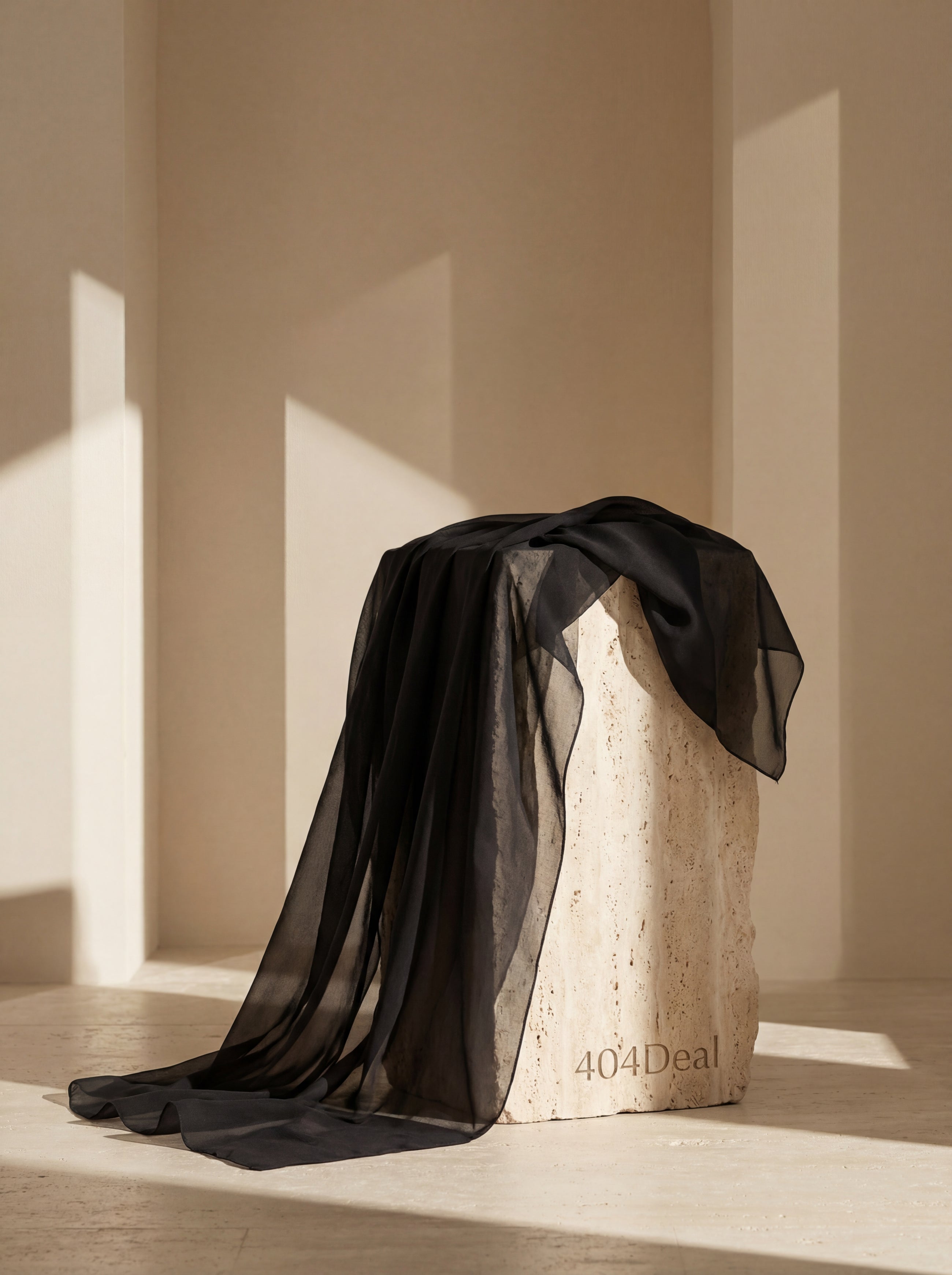 Écharpe/châle en soie noire Dolce & Gabbana, 167 cm x 126 cm