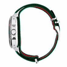 Montre de sport Gucci en nylon multicolore