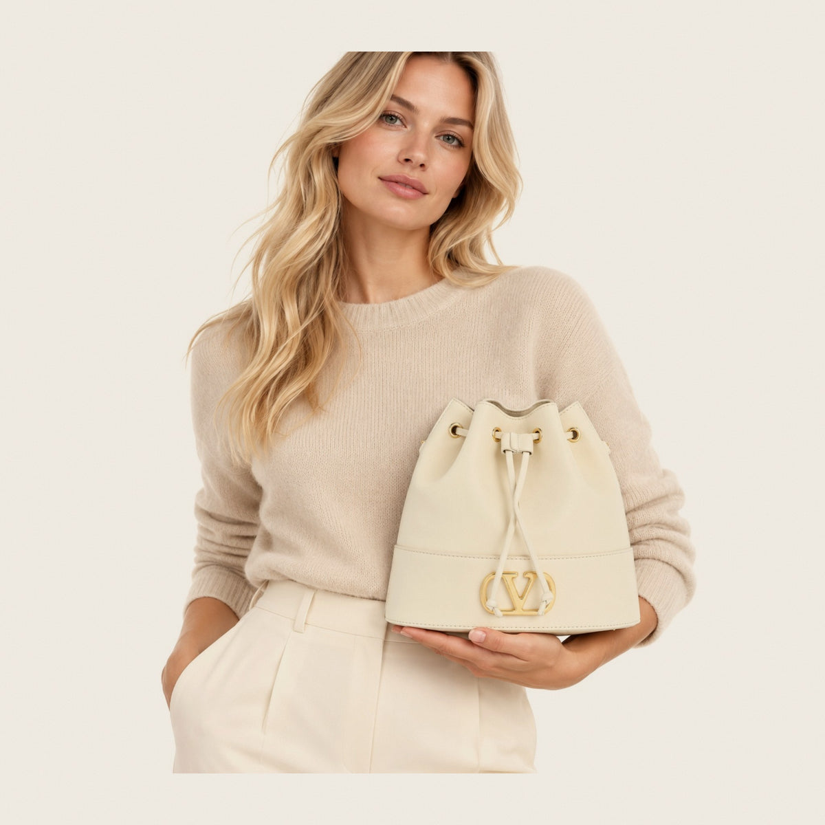 VLogo Bucket Bag – Ivory