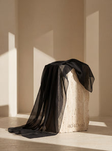 Écharpe/châle en soie noire Dolce & Gabbana, 167 cm x 126 cm