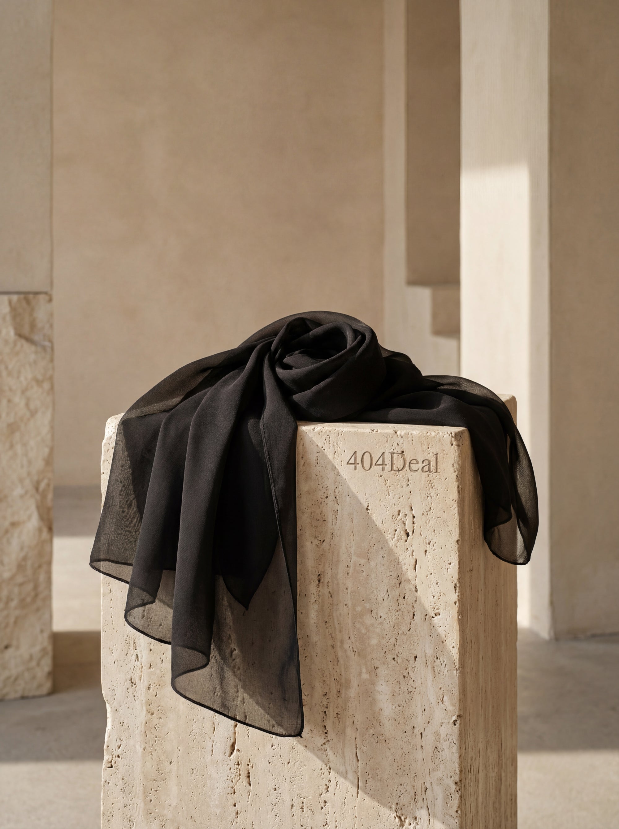 Écharpe/châle en soie noire Dolce & Gabbana, 167 cm x 126 cm