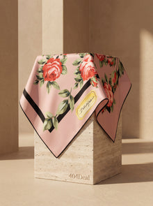 Dolce & Gabbana — Foulard 90×90 en Twill de Soie à Imprimé Bouquet de Roses