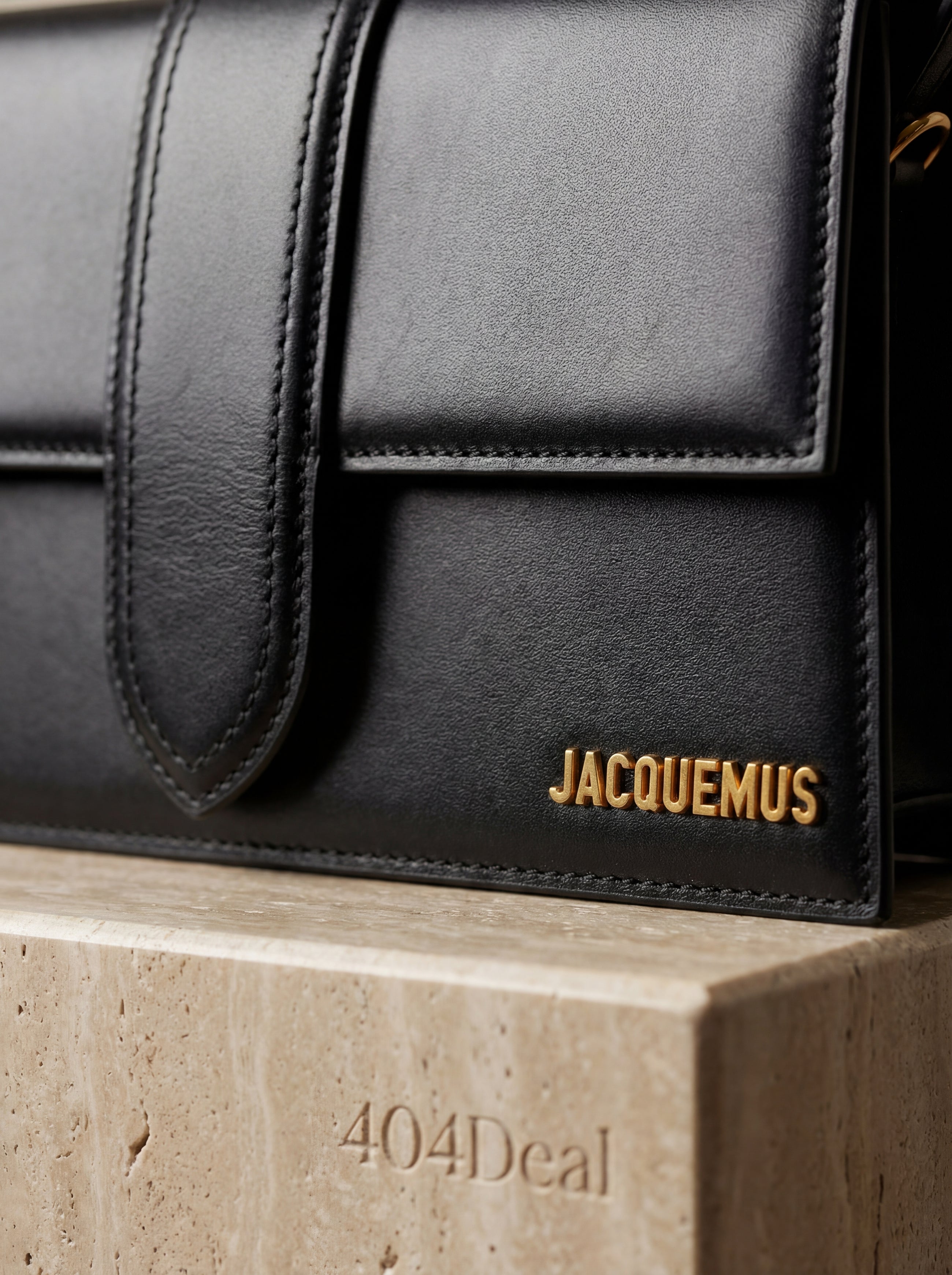 Sac long Jacquemus Le Bambino en cuir noir